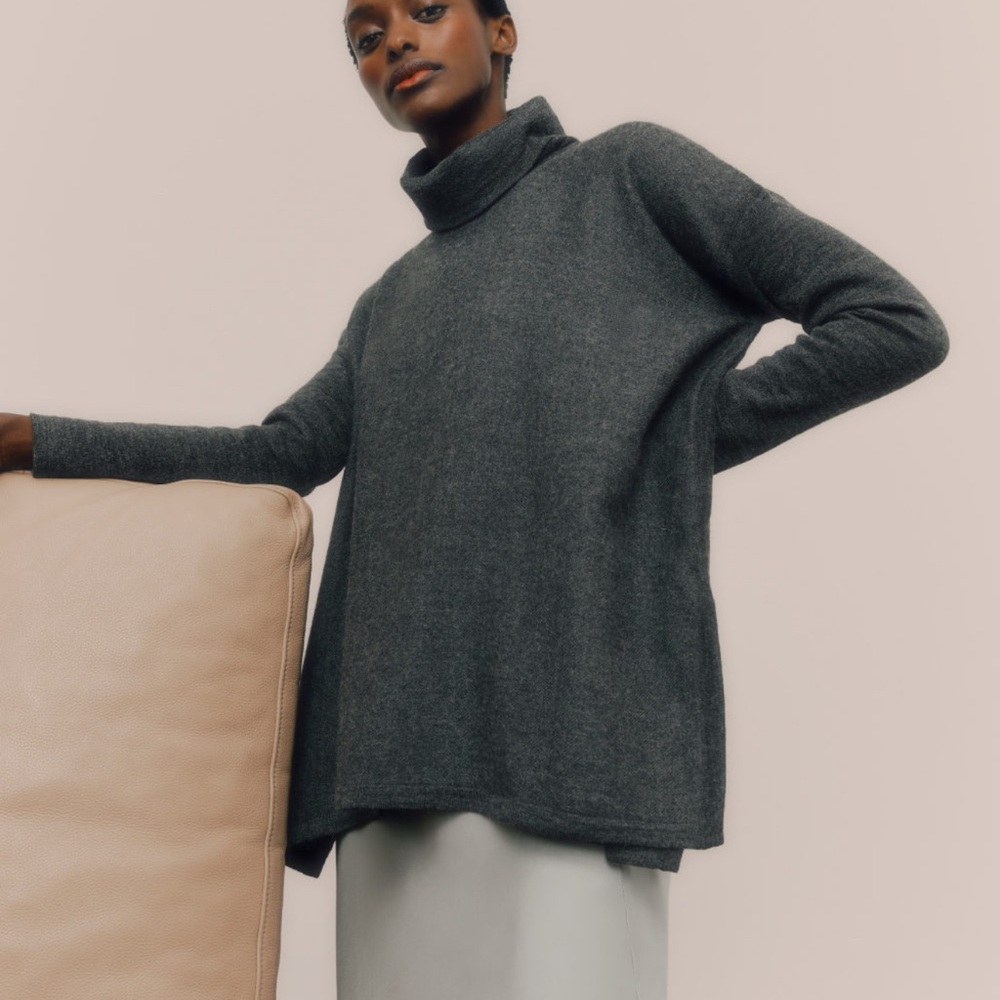 Cuyana 100% Baby Alpaca Gray Turtleneck Sweater Size M-L